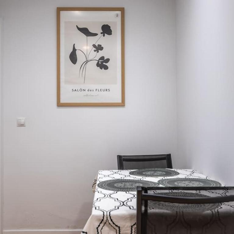 Gran apto a 5 min de casco viejo. Familias, grupos - Four-Bedroom Apartment - 7