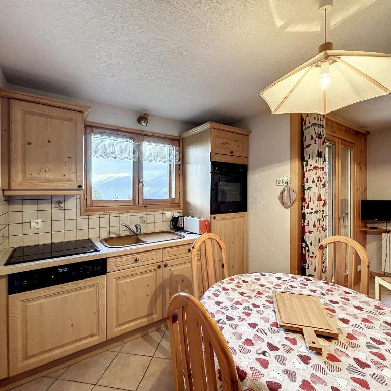 Charmant 3 pièces avec jardin, parking et proximité ski bus à 900m du village de Combloux - Appartement 2 Chambres - 2