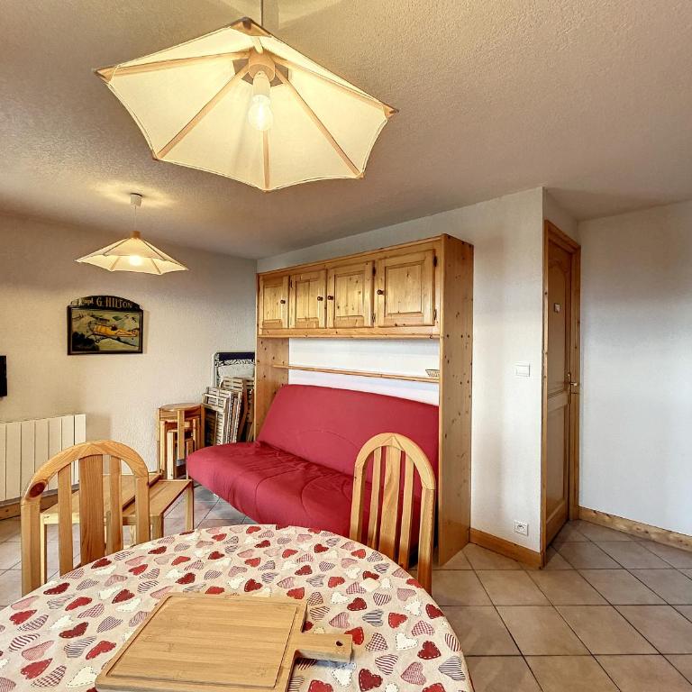 Charmant 3 pièces avec jardin, parking et proximité ski bus à 900m du village de Combloux - Appartement 2 Chambres - 9