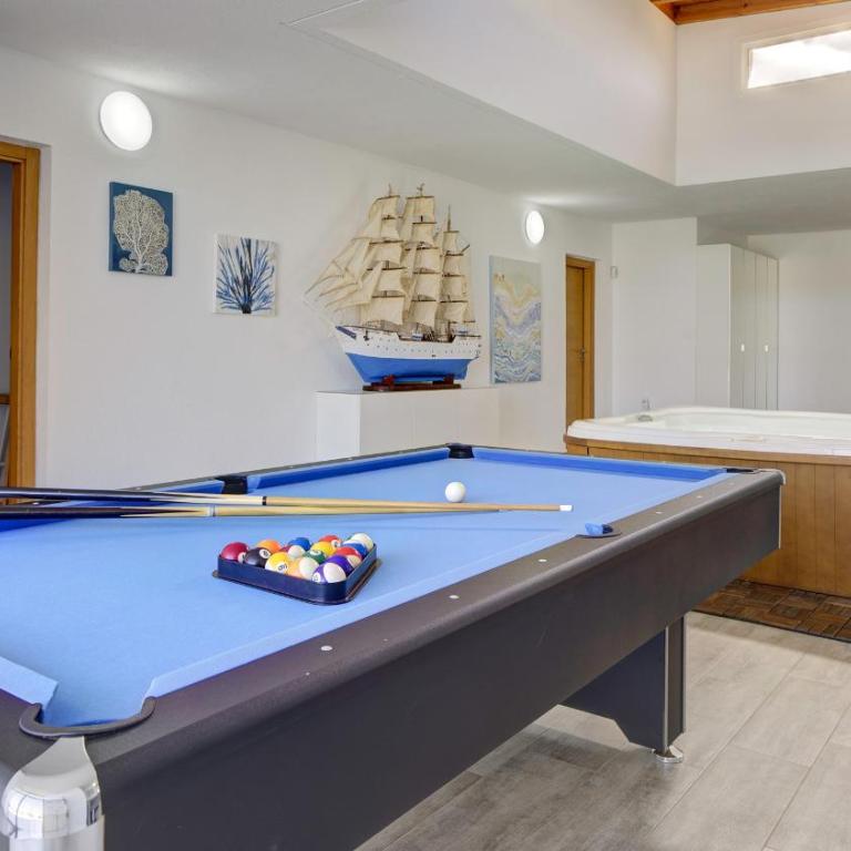 Luxury Villa Cindy - Three-Bedroom Villa - 37