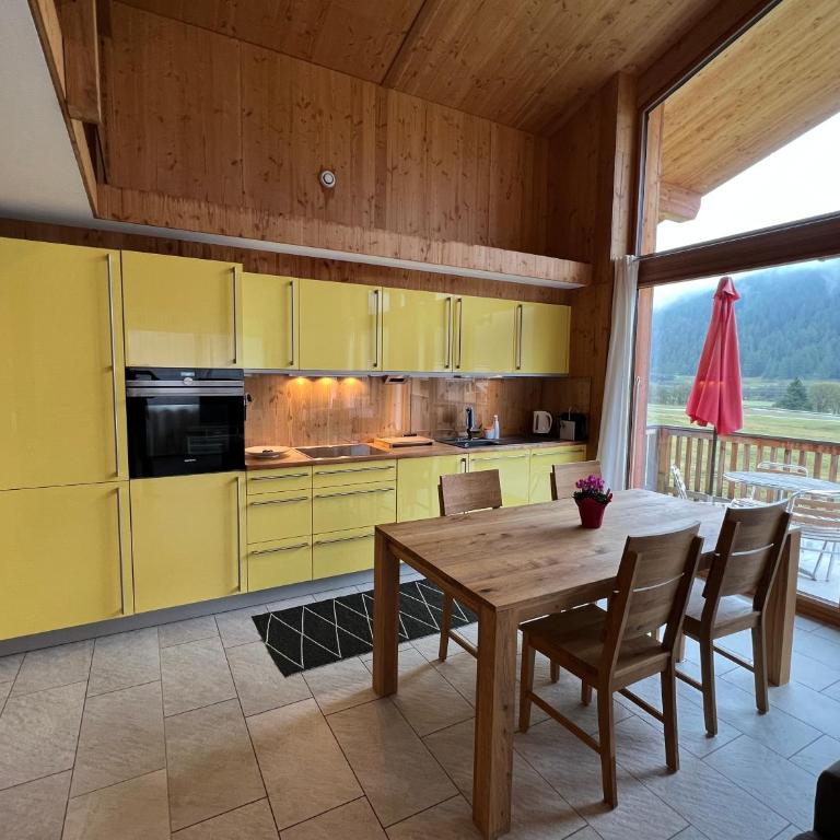 Chalet Breithorn- Perfect for Holiday with Amazing View! - Loft-Apartment B mit Whirlpool - 14
