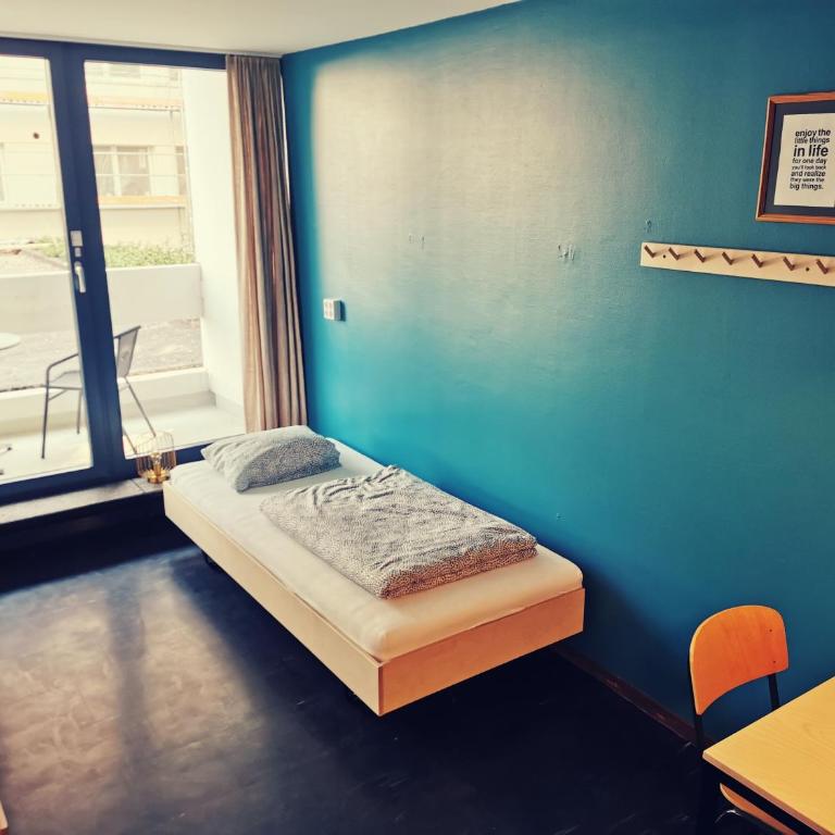 Backpackers Luzern - Budget Zweibettzimmer mit Gemeinschaftsbad - 3