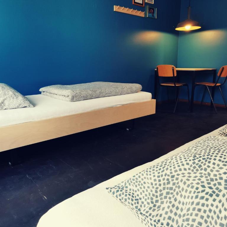 Backpackers Luzern - Budget Zweibettzimmer mit Gemeinschaftsbad - 5