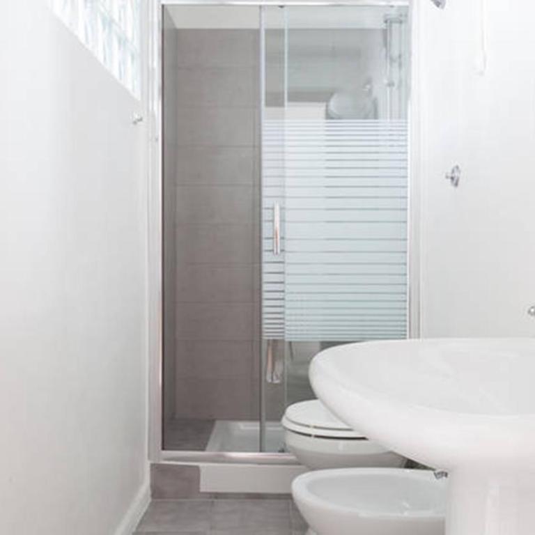 Domus Merulana Bed and Breakfast - Camera Tripla con Bagno Privato - 9