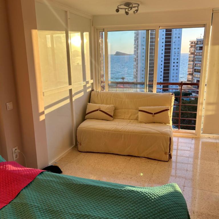 Große Ferienwohnung mit großer Terrasse an der Costa Blanca für 4 Erwachsene und 1 Kind circa 250 m vom Meer - Three-Bedroom Apartment - 14