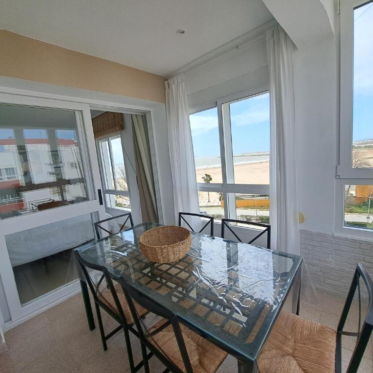 Ático primera línea de playa con vistas al Mar-Climatizado-Wifi-Parking-Solo familias - Apartamento de 3 dormitorios - 5