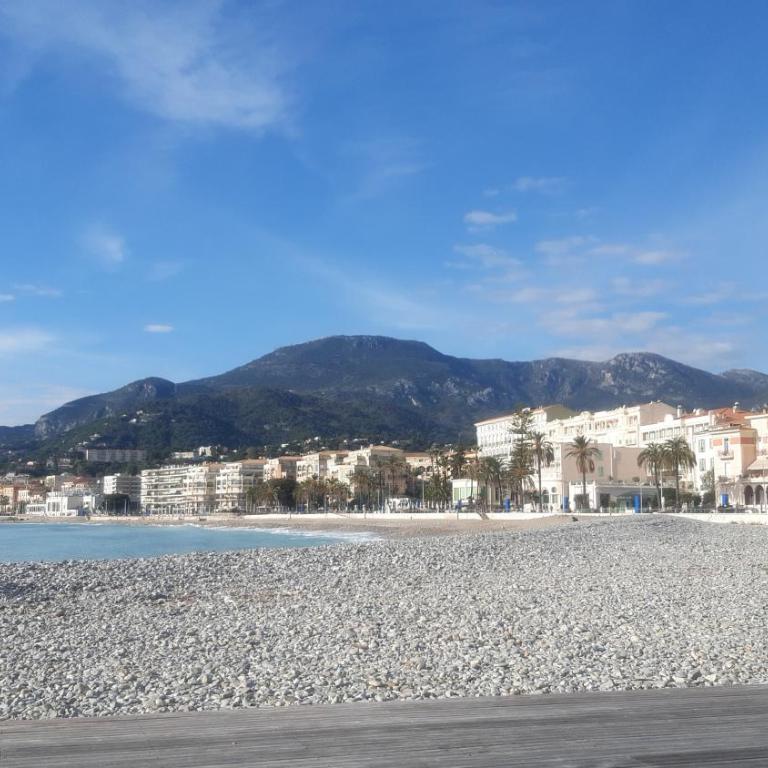 1 min to sea, Parking, AC, Terrace, 15 min Monaco - Appartement avec Terrasse - 55