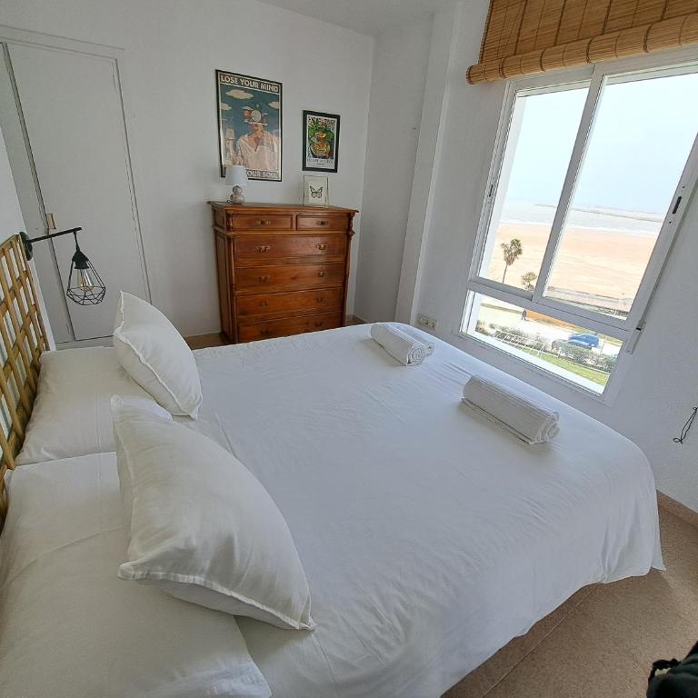 Ático primera línea de playa con vistas al Mar-Climatizado-Wifi-Parking-Solo familias - Apartamento de 3 dormitorios - 10