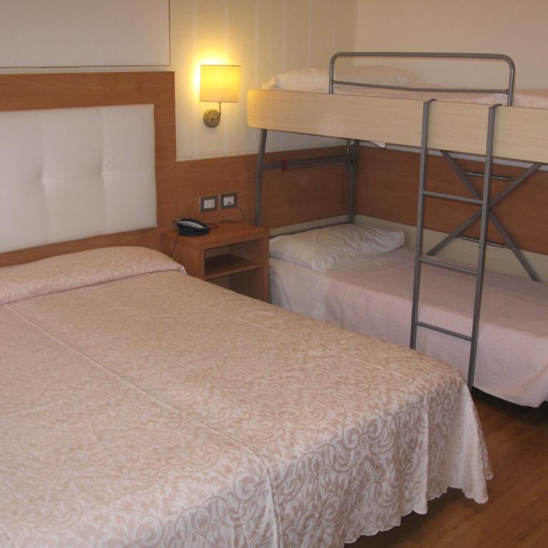 Alphotel Milano - Camera Quadrupla Economy - 4