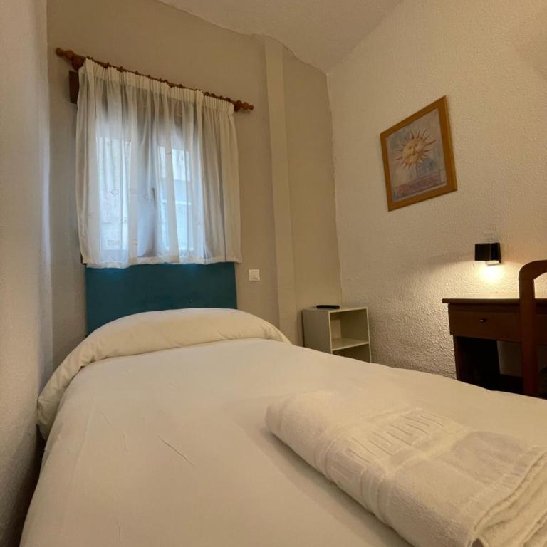 Sueños de Lorca Guest House - Single Room with Shared Bathroom - 8