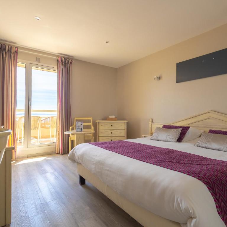 Hôtel Méditerranée - Chambre Triple - Vue sur Mer - Deuxième Étage - 8