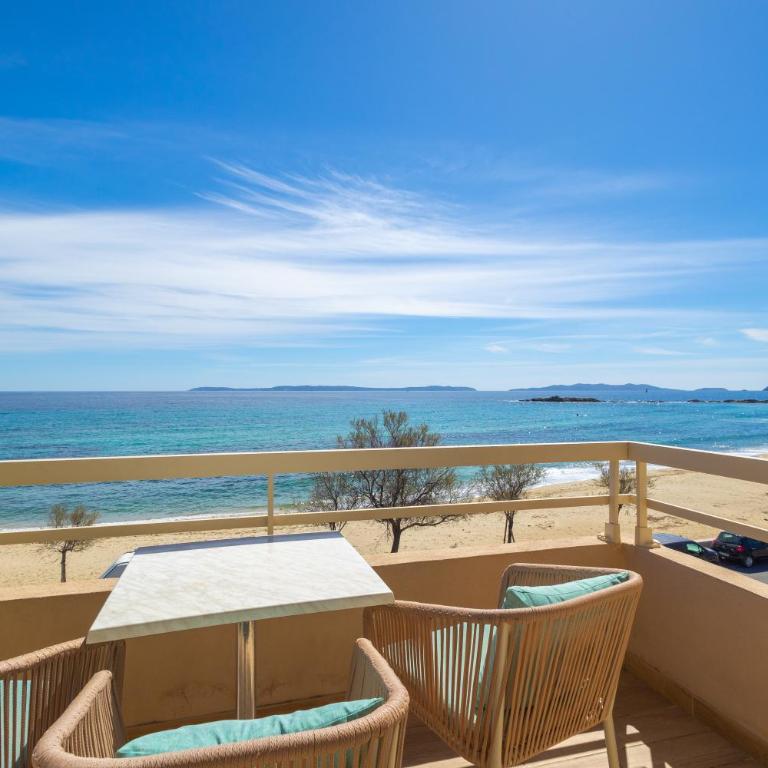 Hôtel Méditerranée - Chambre Triple - Vue sur Mer - Deuxième Étage - 10
