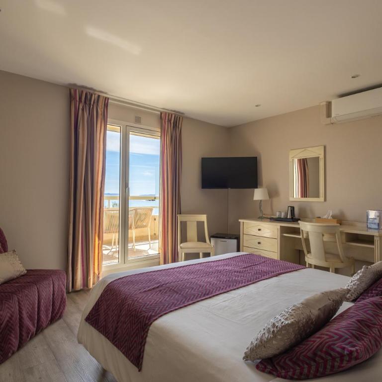 Hôtel Méditerranée - Chambre Triple - Vue sur Mer - Deuxième Étage - 11