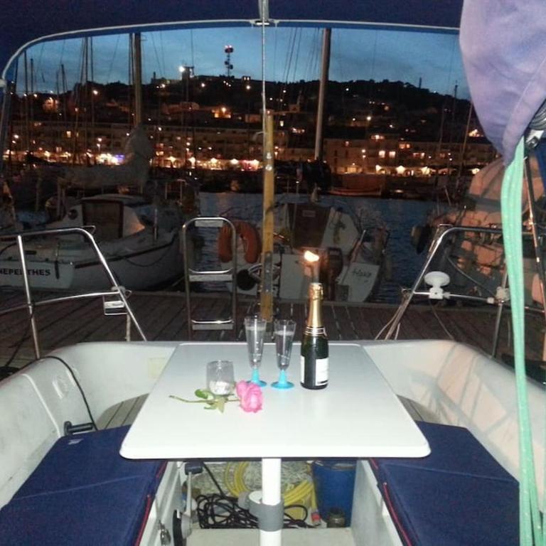 Nuitée à bord de Danilou un voilier de 9.50m - Mobile Home - 1