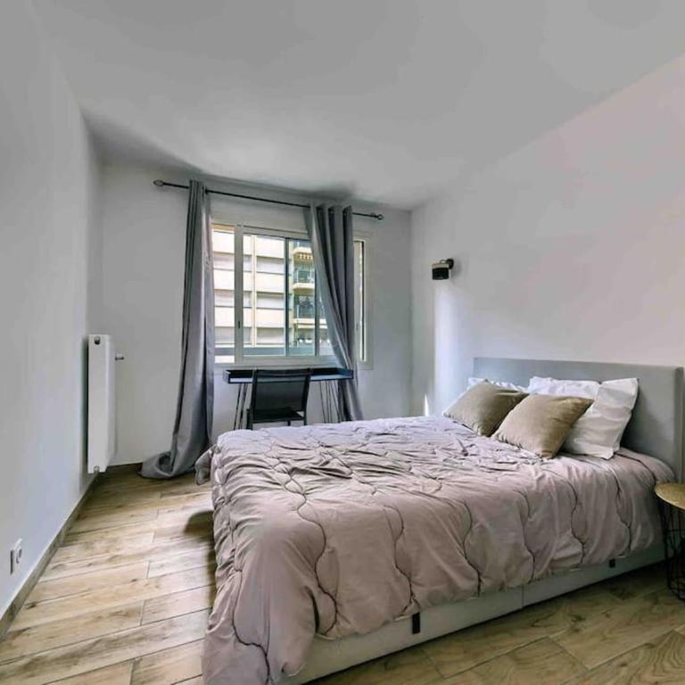 1 min to beach bedroom flat with 2 AC and parking in summer - Appartement 3 Chambres - 8