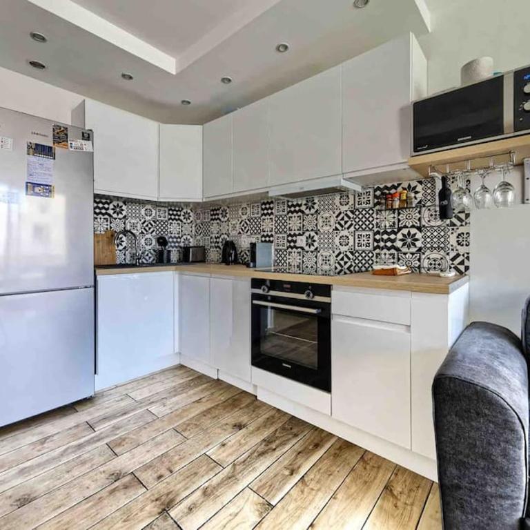 1 min to beach bedroom flat with 2 AC and parking in summer - Appartement 3 Chambres - 11