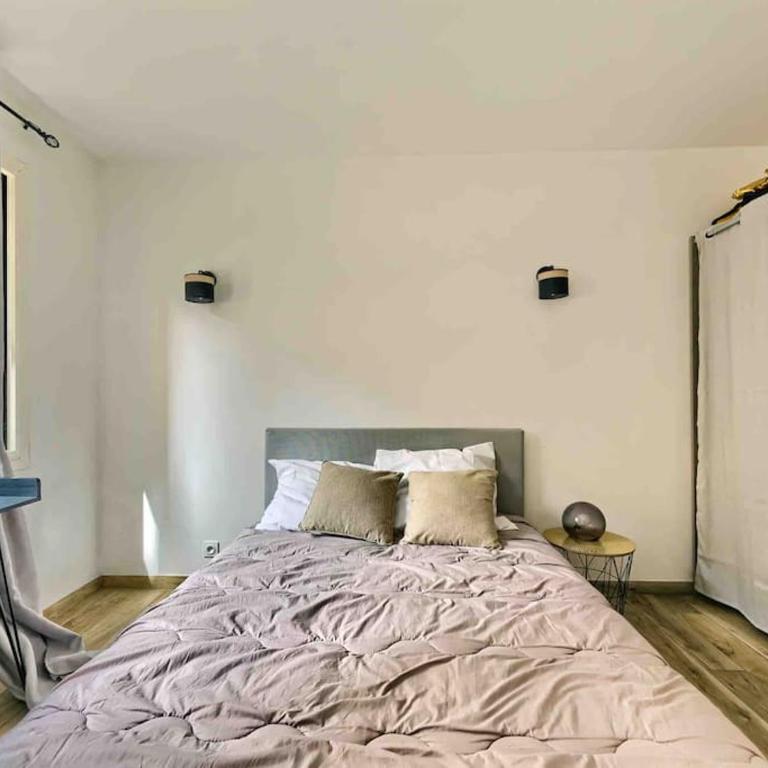 1 min to beach bedroom flat with 2 AC and parking in summer - Appartement 3 Chambres - 13