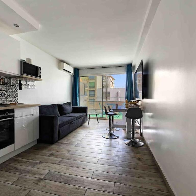 1 min to beach bedroom flat with 2 AC and parking in summer - Appartement 3 Chambres - 22