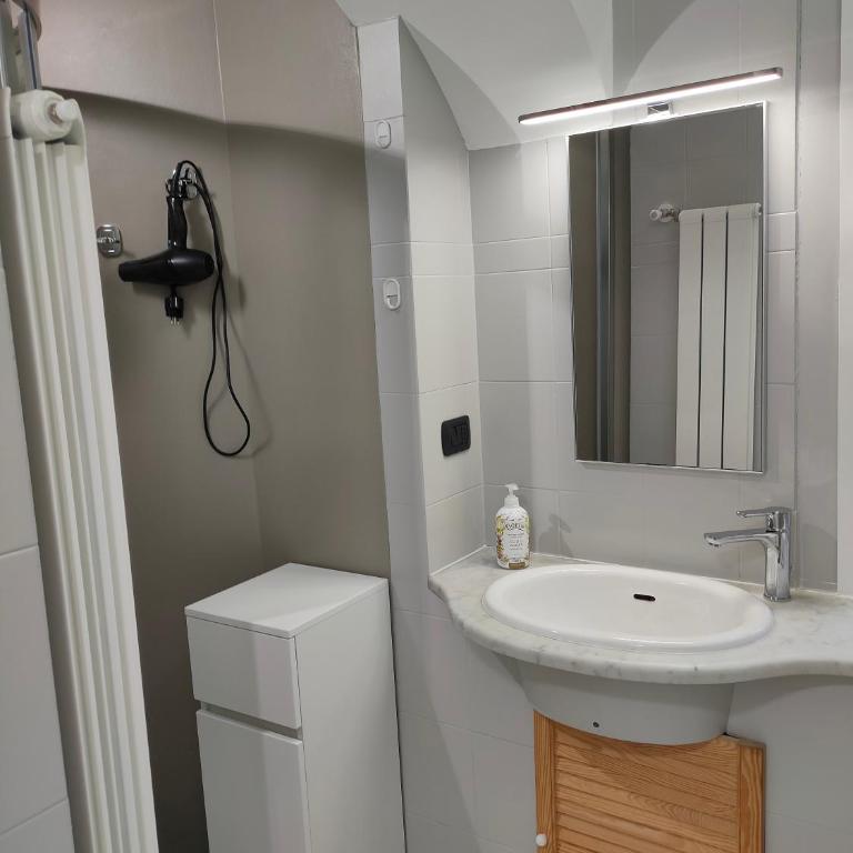 Casa Dora 5 Terre close to trains and ferries with AC - Wi-Fi - Appartamento con 2 Camere da Letto - 25