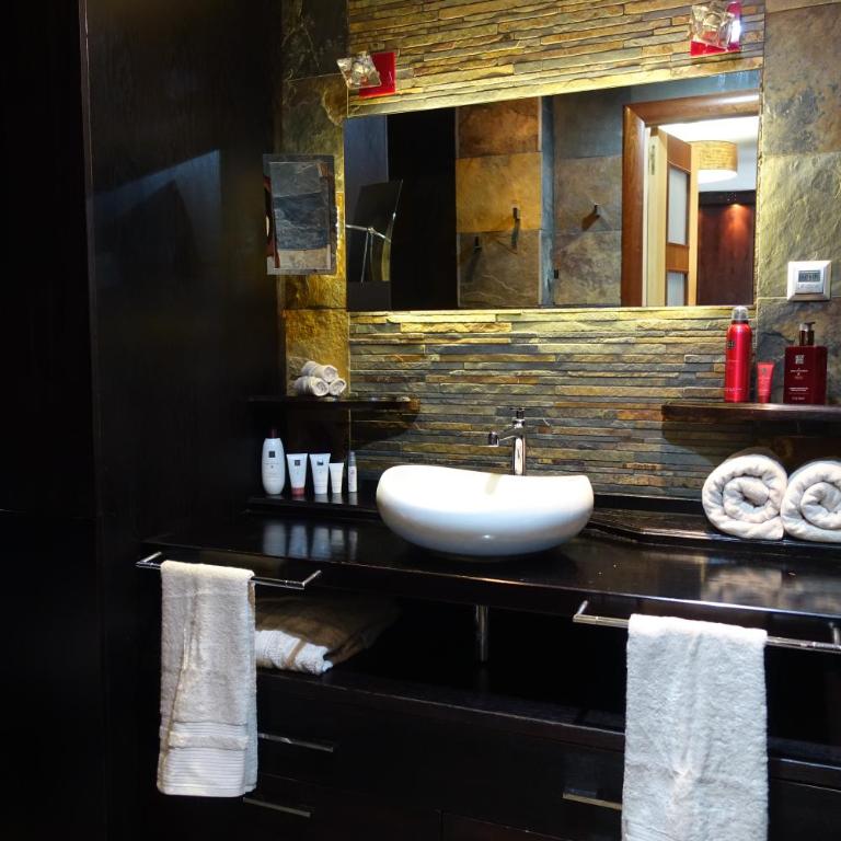 Luxury Suite Salou - Two-Bedroom Apartment - 10