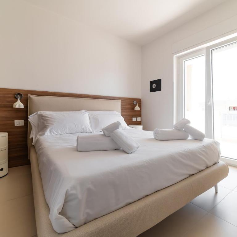 Moments by MONHOLIDAY - Two-Bedroom Apartment - 9
