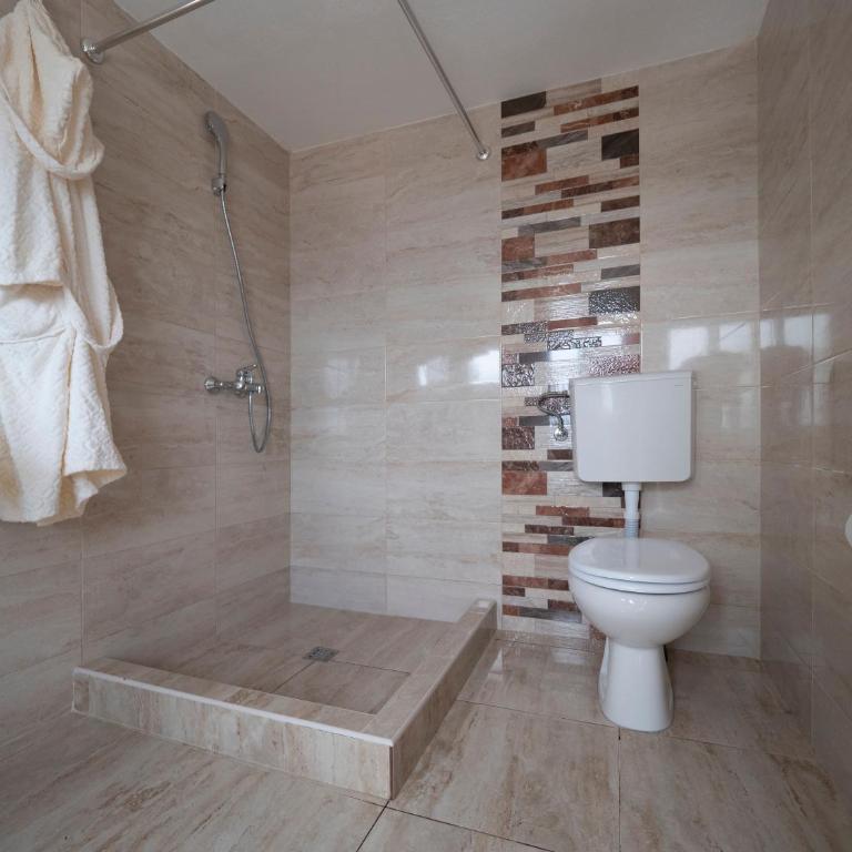Casa Pastrovici del Mare - Three-Bedroom Villa - 32