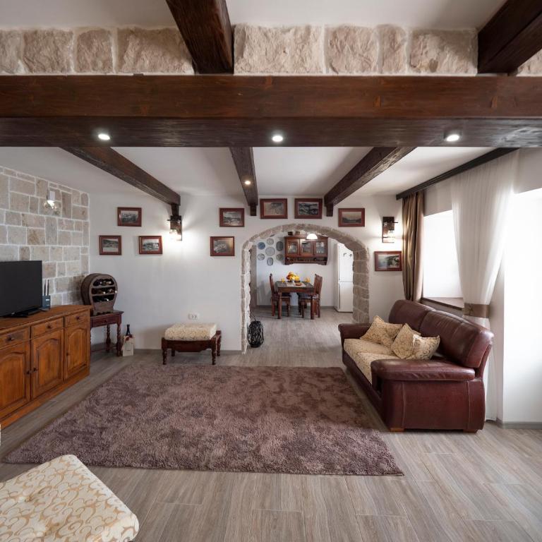 Casa Pastrovici del Mare - Three-Bedroom Villa - 46