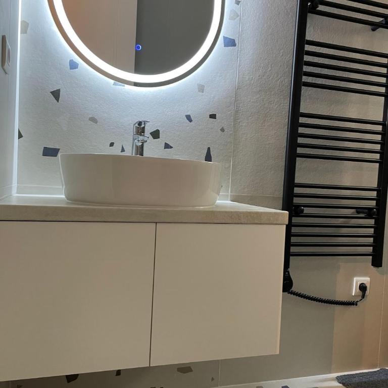 Amigi Central - One-Bedroom Apartment - 13