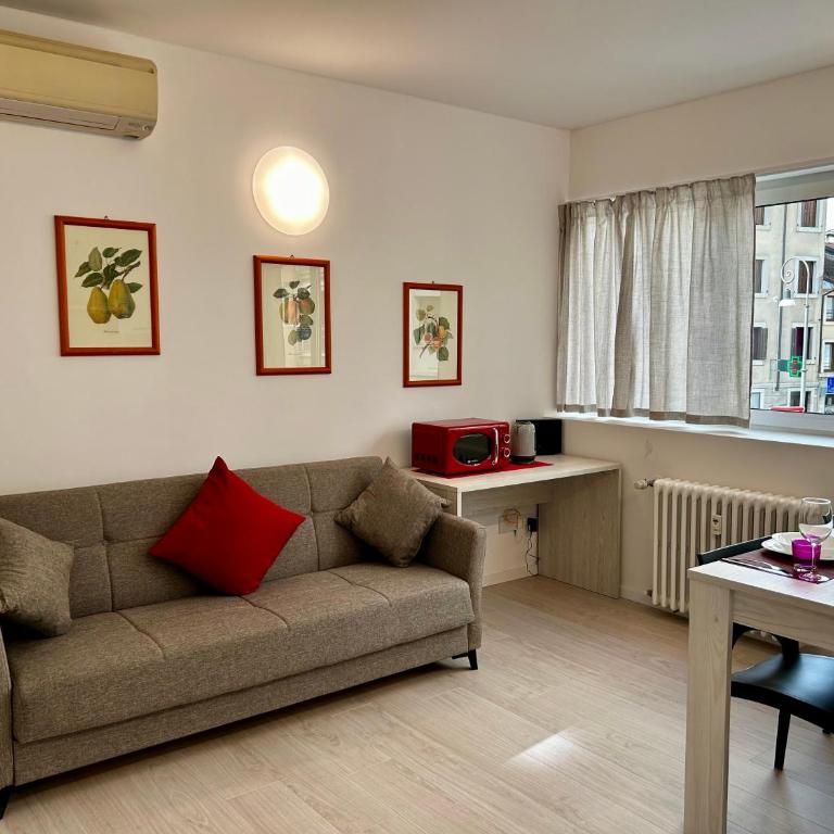 Luxury Urban Oasis Apartment in center Of Udine - Appartamento con 2 Camere da Letto - 12