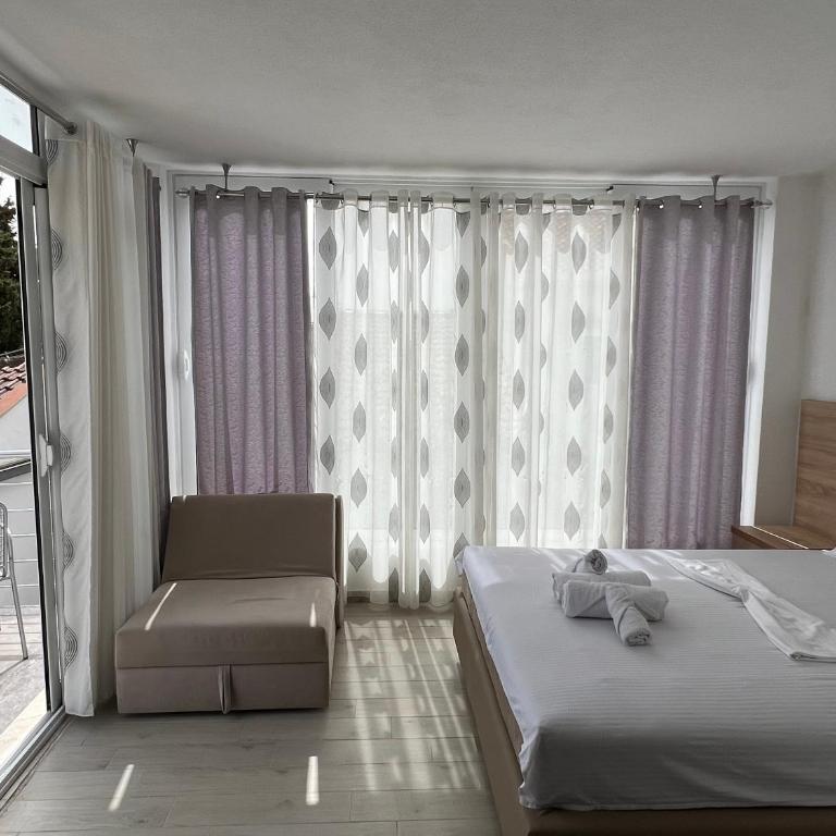 Stan-Pinjes 2 - Two-Bedroom Apartment - 24