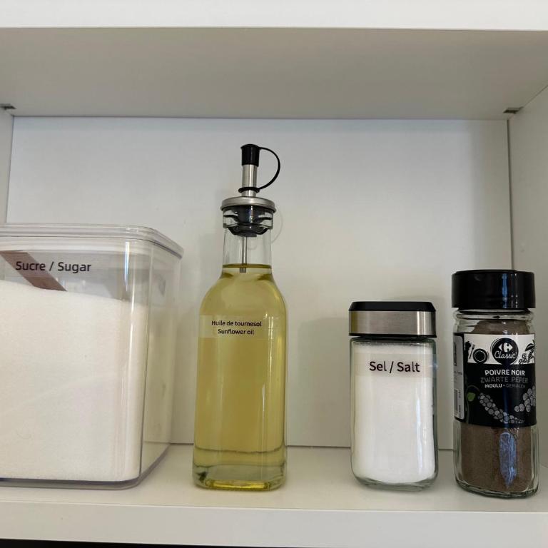 PARIS-ALESIA Super appartement 2 pièces de 39m2 - très cosy pour 1 - 5 personnes totalement refait à NEUF -ENTIRE APARTMENT LUXURIOUS AND WARM -PARIS ALESIA 14ème - Proche Aéroport Paris-Orly - Parc des Expositions Porte de Versailles FREE WIFI GRATUIT - One-Bedroom Apartment - 26