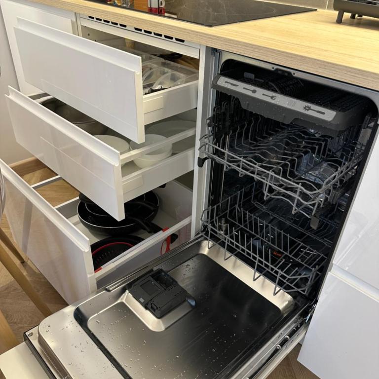 PARIS-ALESIA Super appartement 2 pièces de 39m2 - très cosy pour 1 - 5 personnes totalement refait à NEUF -ENTIRE APARTMENT LUXURIOUS AND WARM -PARIS ALESIA 14ème - Proche Aéroport Paris-Orly - Parc des Expositions Porte de Versailles FREE WIFI GRATUIT - One-Bedroom Apartment - 16