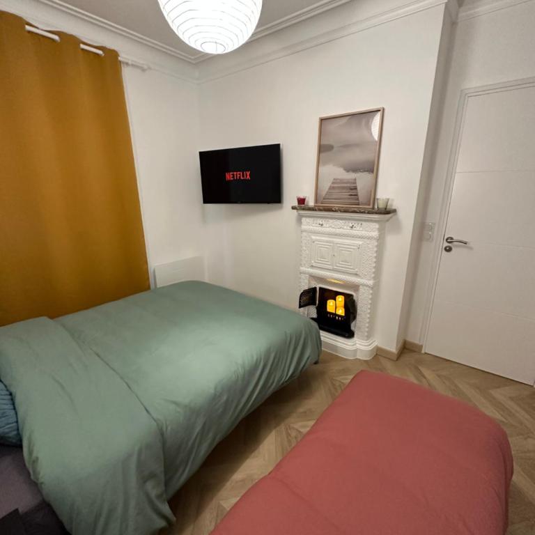 PARIS-ALESIA Super appartement 2 pièces de 39m2 - très cosy pour 1 - 5 personnes totalement refait à NEUF -ENTIRE APARTMENT LUXURIOUS AND WARM -PARIS ALESIA 14ème - Proche Aéroport Paris-Orly - Parc des Expositions Porte de Versailles FREE WIFI GRATUIT - One-Bedroom Apartment - 11