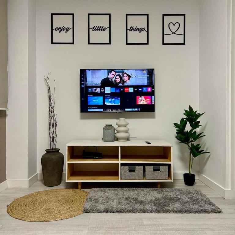 Céntrico rincón de ensueño con opción a PARKING - Two-Bedroom Apartment - 4