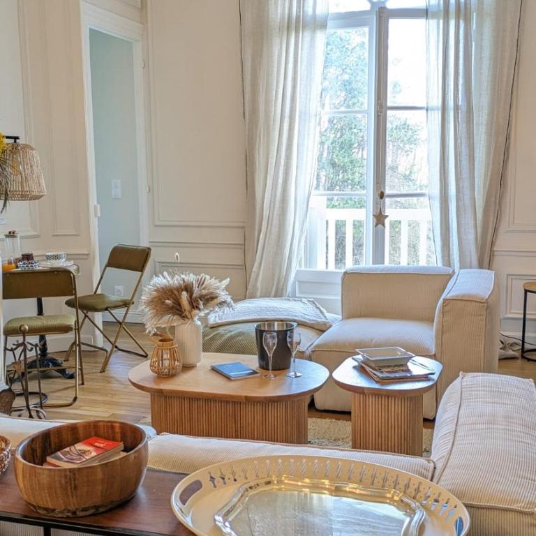 La Belle Epoque - One-Bedroom Apartment - 25