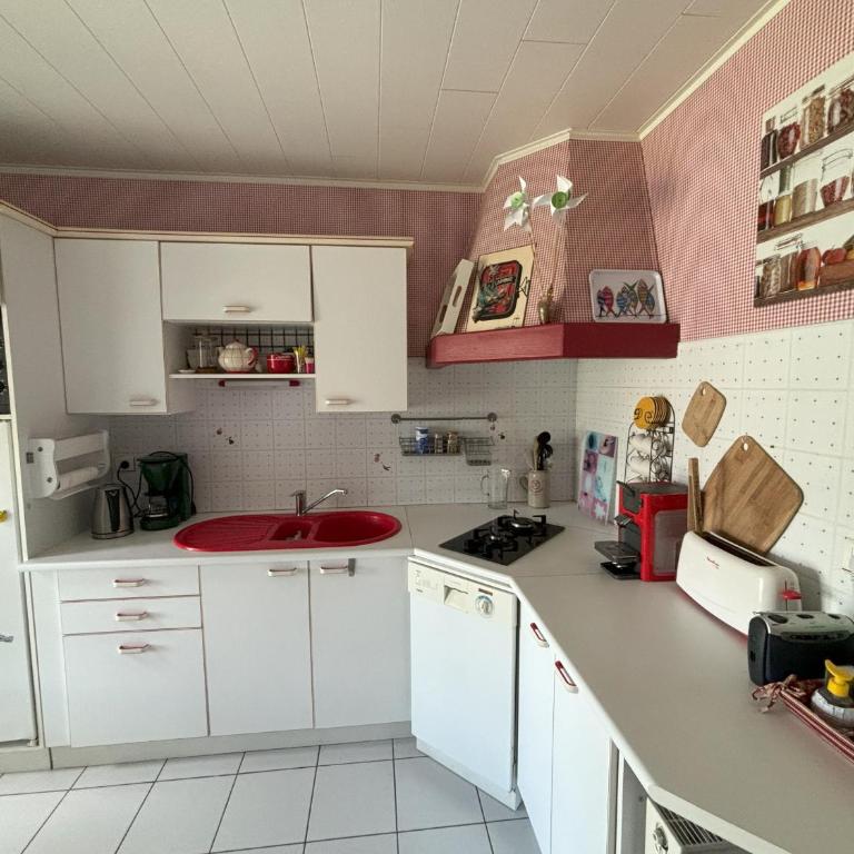 Maison 2 Chambres avec Jardin, Quartier La Chaume, Proche Plage et Commerces - FR-1-197-591 - Maison de Vacances - 8