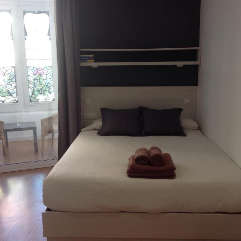 Hostalin Barcelona Diputacion - Habitación Doble Grande - 1
