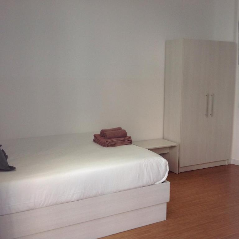 Hostalin Barcelona Diputacion - Habitación Doble Grande - 3