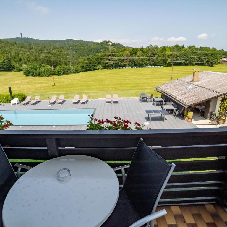 Keutschacherhof - Doppelzimmer mit Poolblick - 9