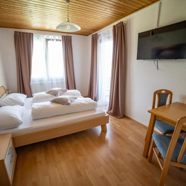 Keutschacherhof - Doppelzimmer mit Poolblick - 11