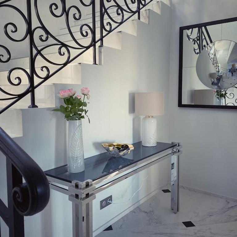 Villa Lion, gorgeous villa in Le Cannet overlooking Cannes - Villa - 31