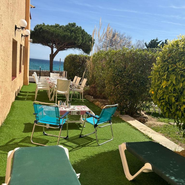 Apartamento con jardín a 11 metros de la playa. B1. - Apartamento de 3 dormitorios - 11
