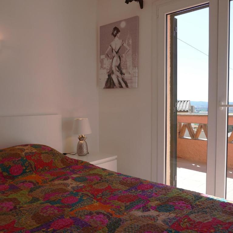 Casa bien cuidada con piscina comunitaria, terrazas y cerca de la playa en L'Estartit - ES-323-42 - Vacation Home - 3