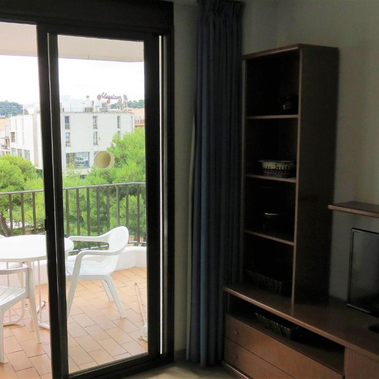 Estudio un solo ambiente céntrico muy cerca de la playa con piscina y terraza - Estudio con vistas a la piscina - 6