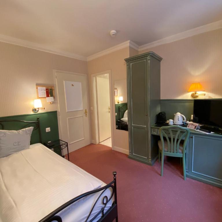 Carlton-Europe Vintage Adults Hotel - Habitación Individual Clásica - 3