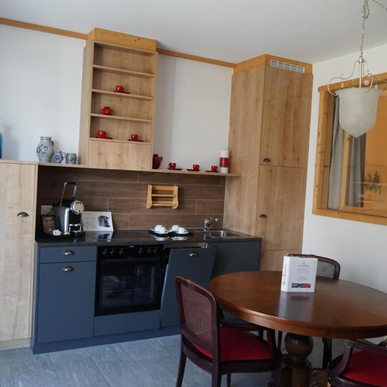 Carlton-Europe Vintage Adults Hotel - Suite Signature - 15