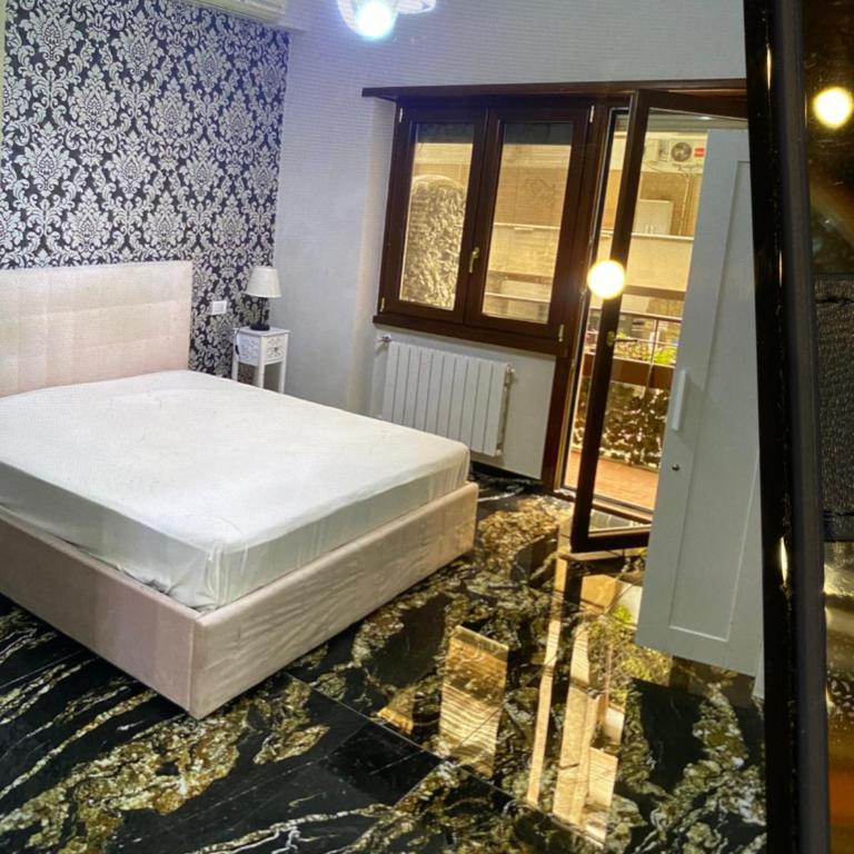 Suite and room - Camera Matrimoniale Ampia con Balcone - 1