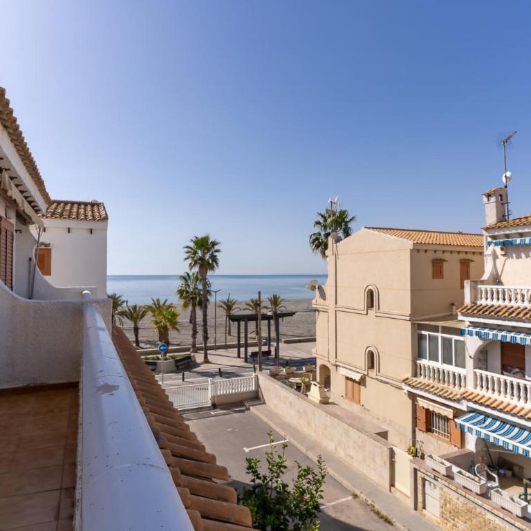 rentafive - Parking - Frente a la playa - Tamarit - Bungalow Familiar - 2