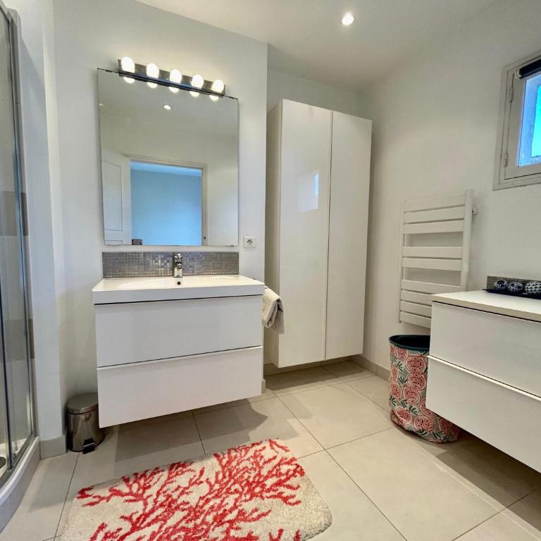 Port Grimaud le Grand Pin - Two-Bedroom Apartment - 17