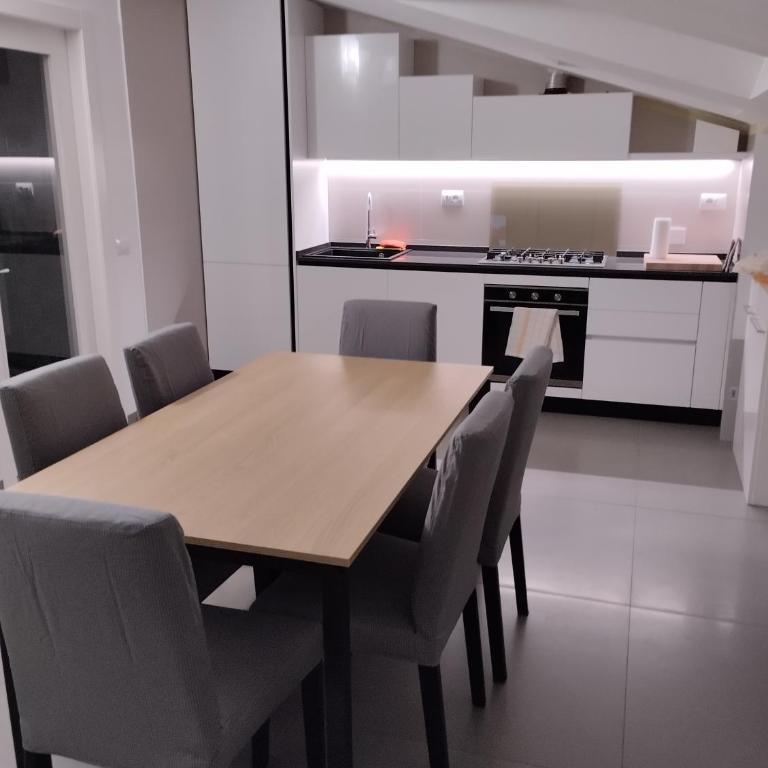 Bellini's House - Two-Bedroom Apartment with Terrace - 4